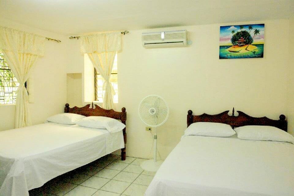 Sea Breeze Guest House เบลีซซิตี้ ภายนอก รูปภาพ
