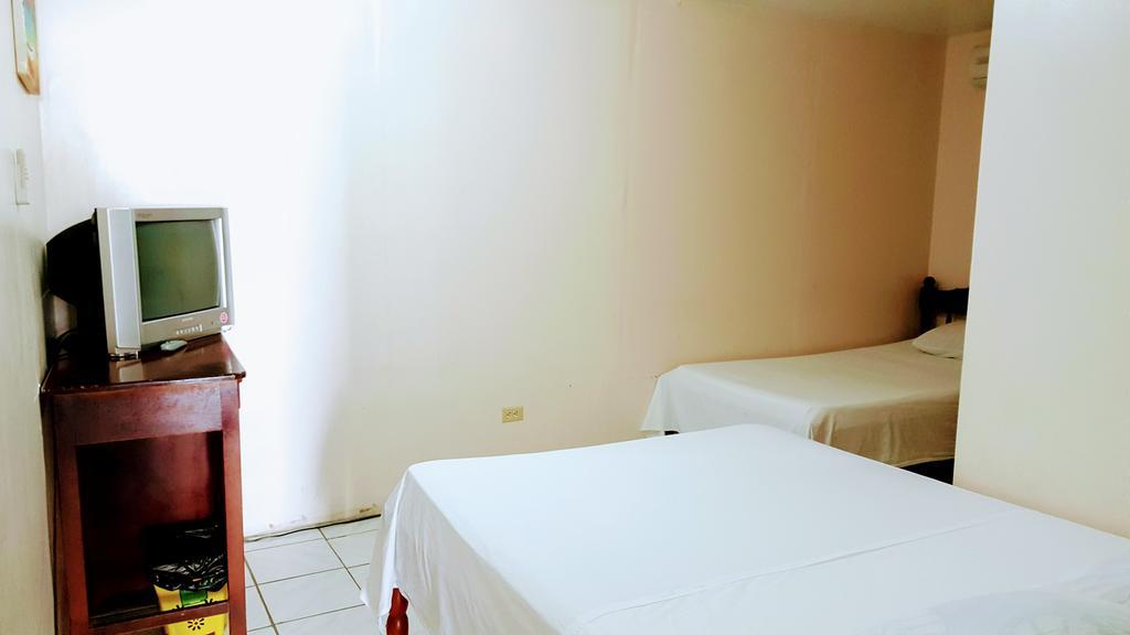 Sea Breeze Guest House เบลีซซิตี้ ภายนอก รูปภาพ