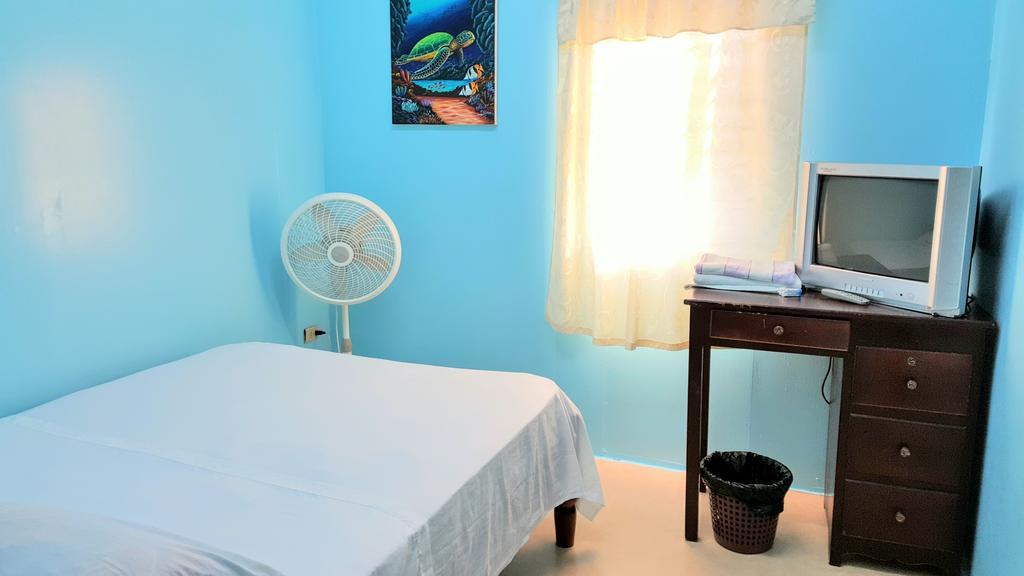 Sea Breeze Guest House เบลีซซิตี้ ภายนอก รูปภาพ