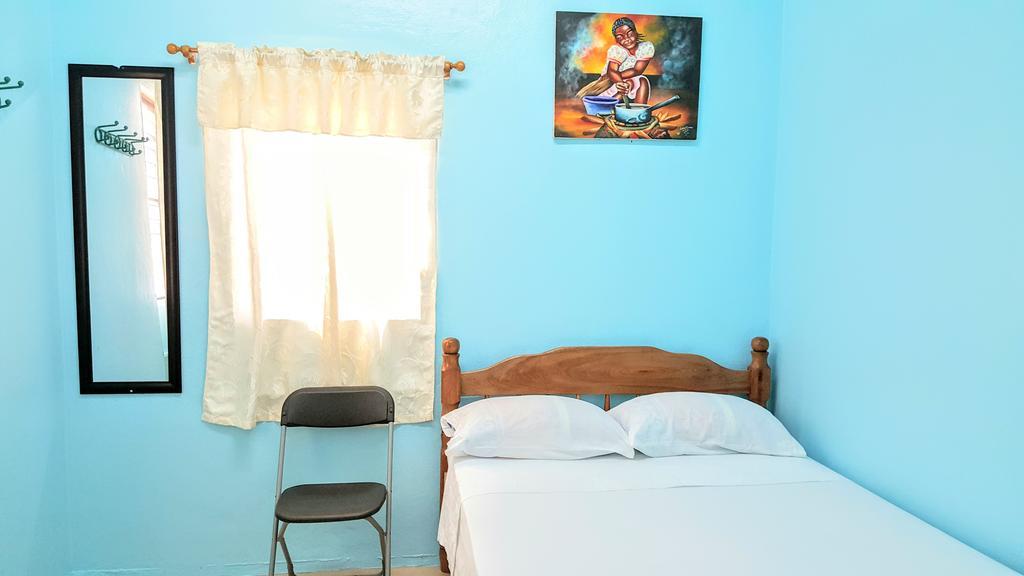 Sea Breeze Guest House เบลีซซิตี้ ภายนอก รูปภาพ