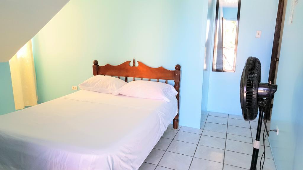 Sea Breeze Guest House เบลีซซิตี้ ภายนอก รูปภาพ